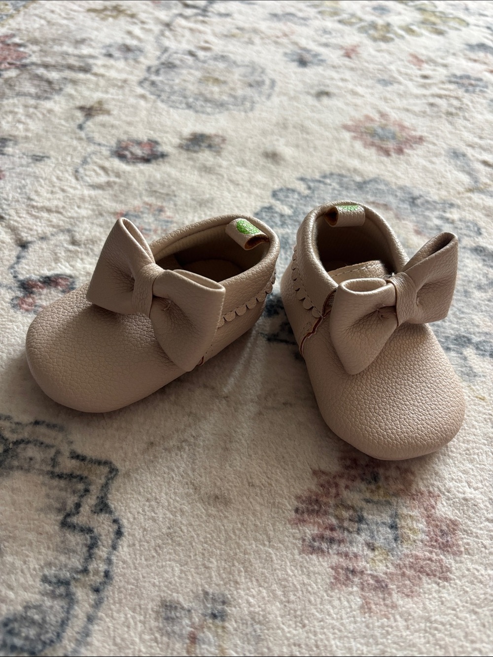 Soft Bow Accent Baby Moccasins - Neutral Cream Blush